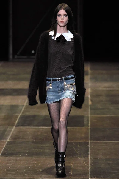 Look 37
